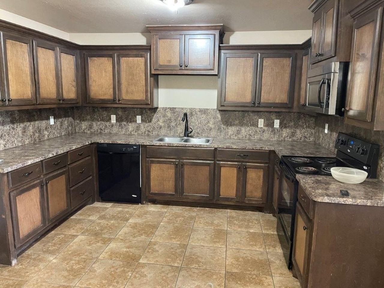 2712 Valley View Dr - Photo 3 of 7