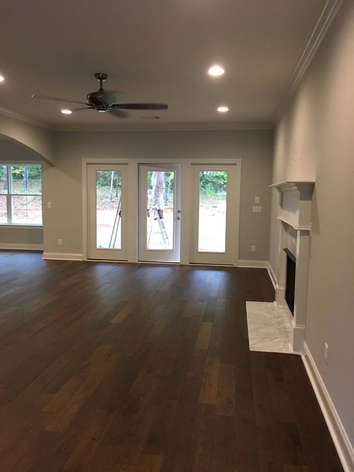 1736 Lois Ln - Photo 2 of 7