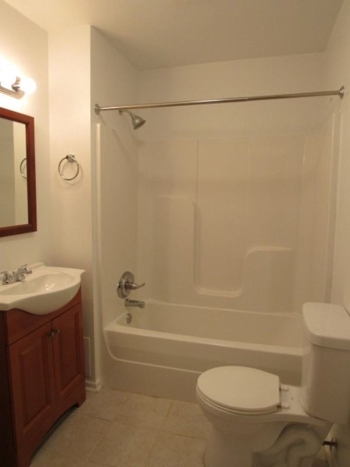 525 W Gregory St - Photo 3 of 14