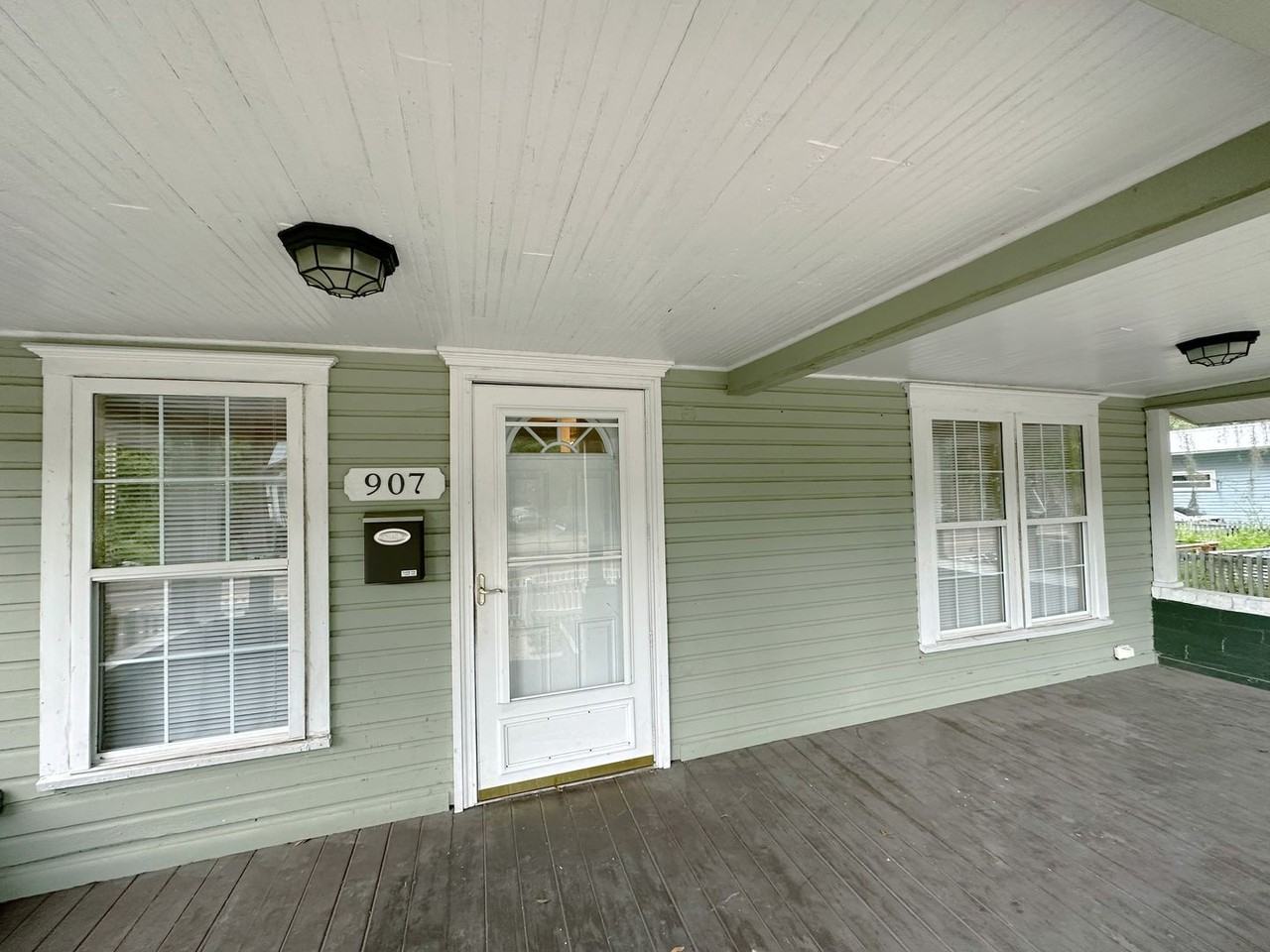 907 Nw 5th Ave - Photo 2 of 13