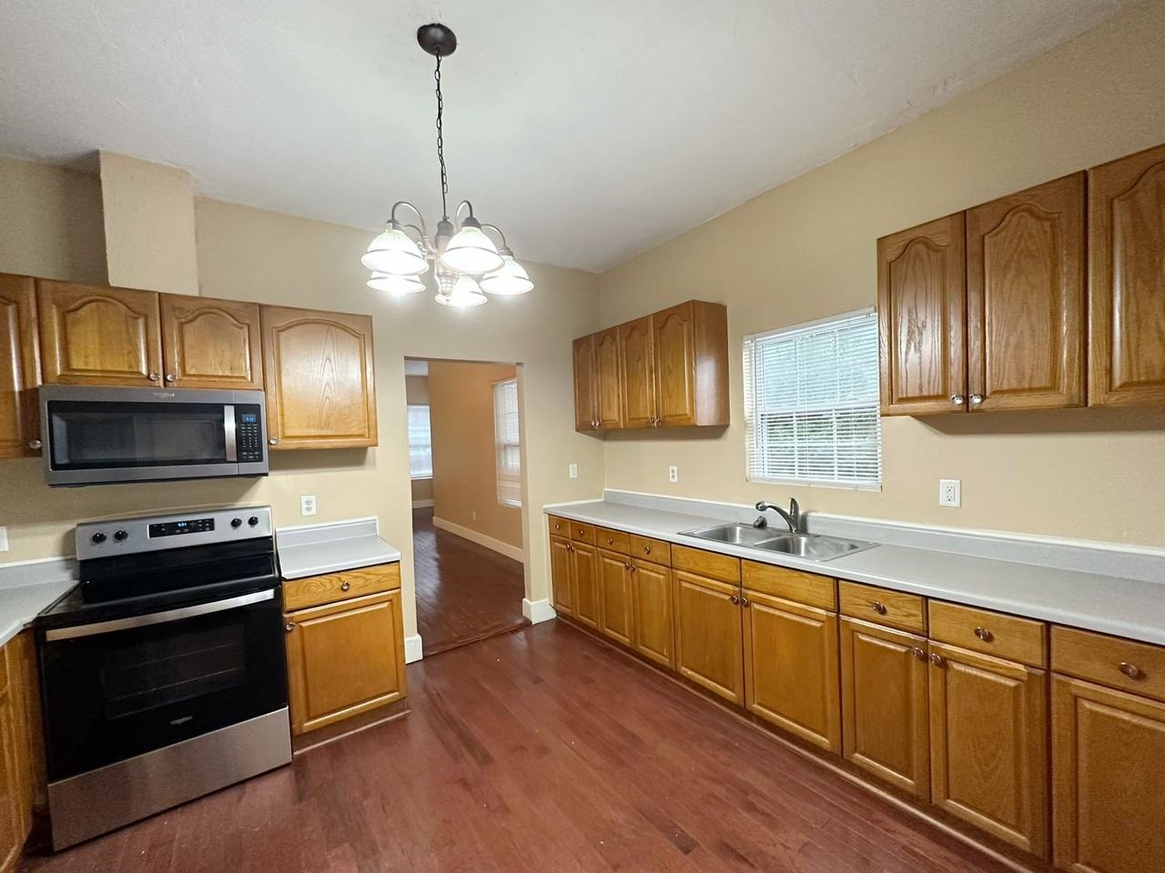 907 Nw 5th Ave - Photo 5 of 13