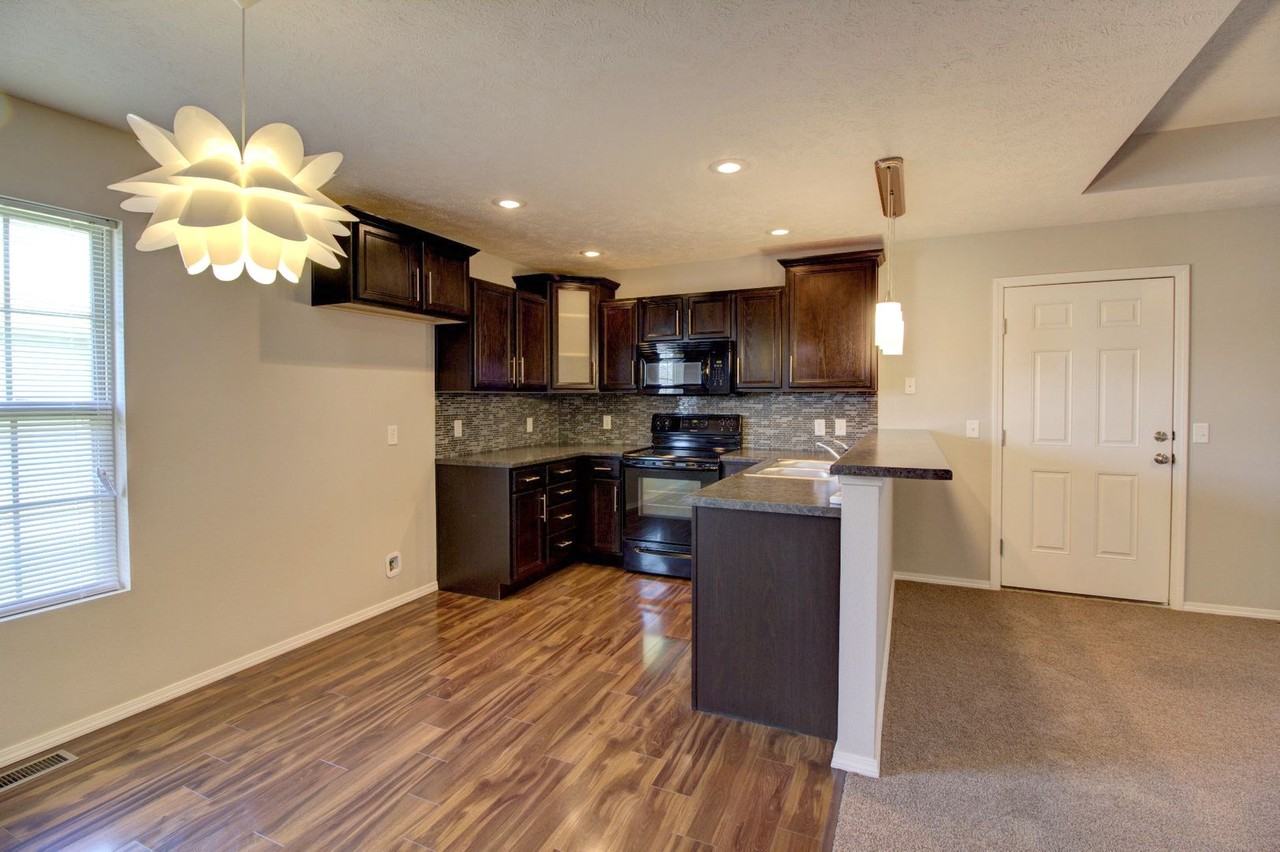 1158 S Strasbourg - Photo 5 of 18