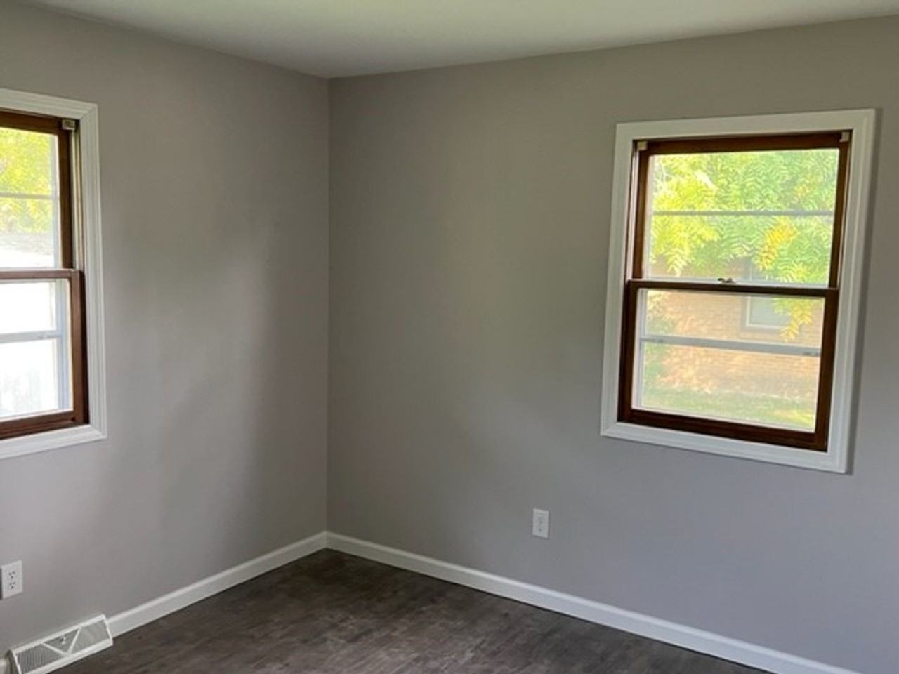 2737 Burton St Se - Photo 6 of 24