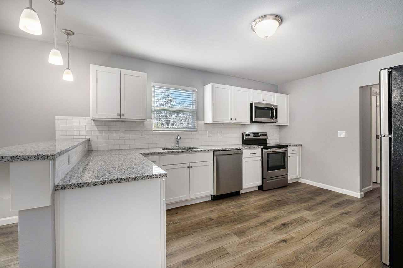 7194 Heartwood Ct - Photo 5 of 36