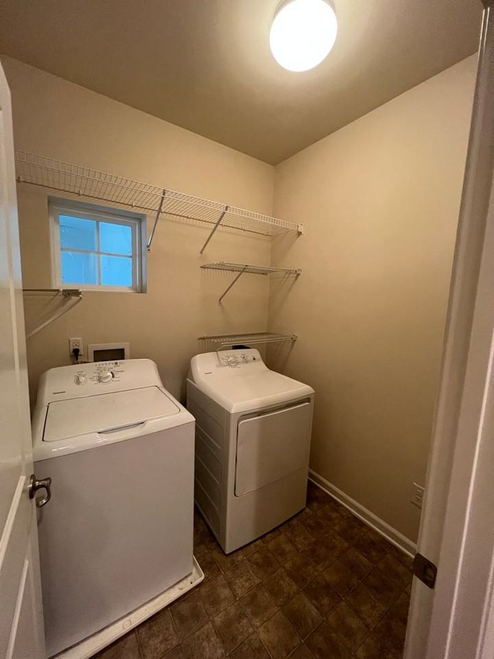 965 Eagle Pl - Photo 5 of 33