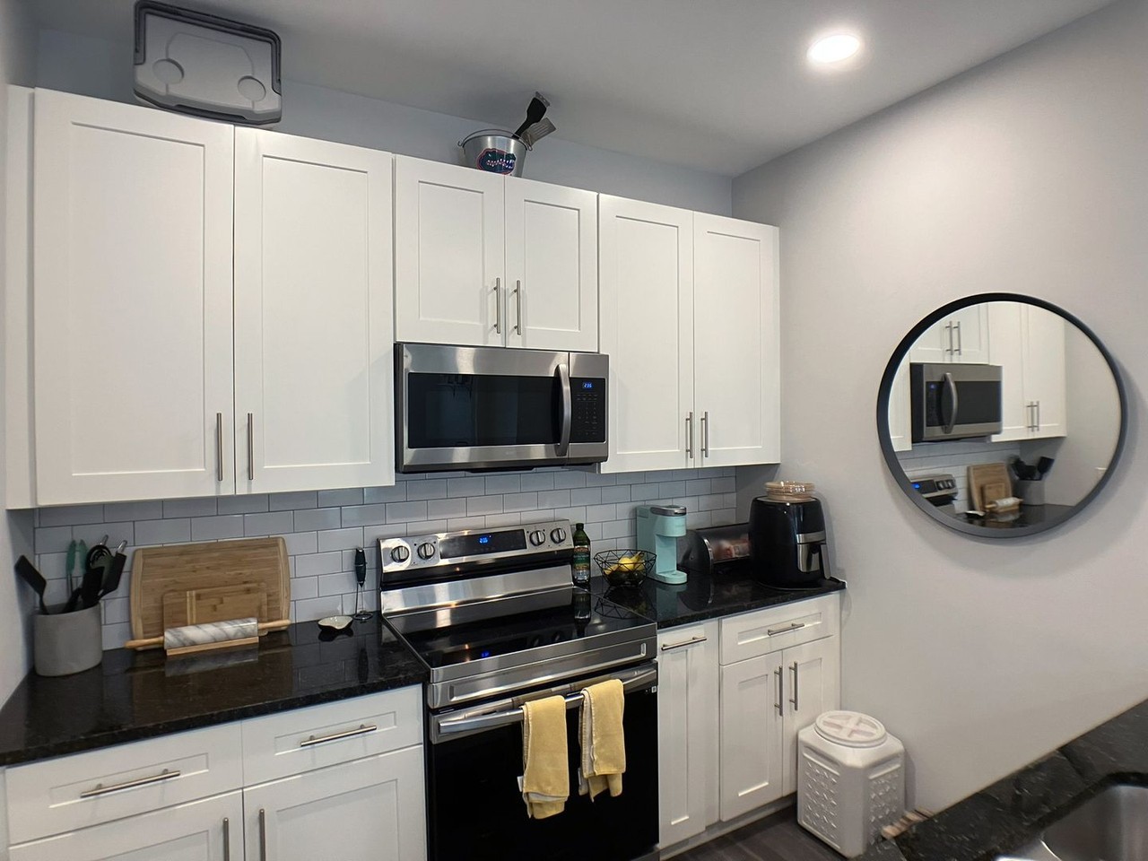 818 Nw 6th Ave - Photo 4 of 11