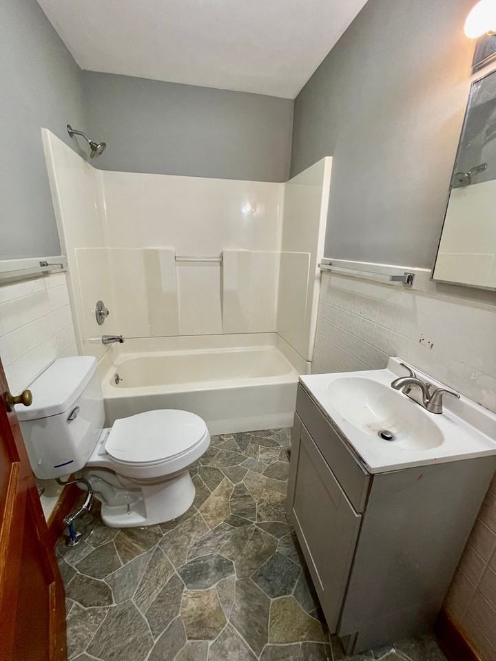 414 S Houston St - Photo 6 of 10