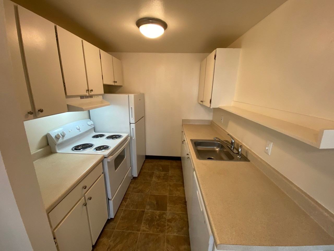 West Hills Spacious 1 & 2 Bedroom Units AVAILABLE NOW!!! - Photo 5 of 11