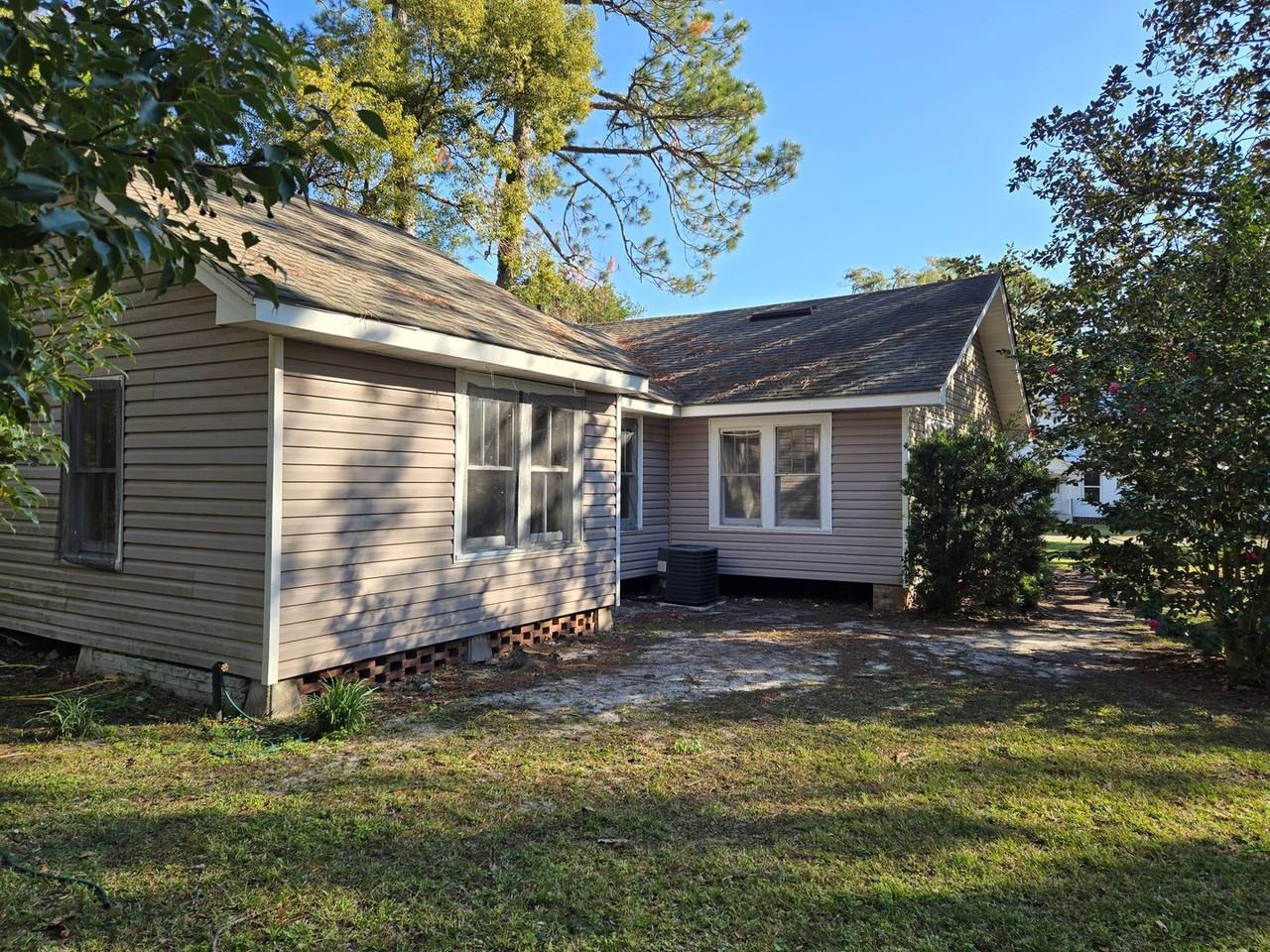 405 S Berrien St - Photo 3 of 16