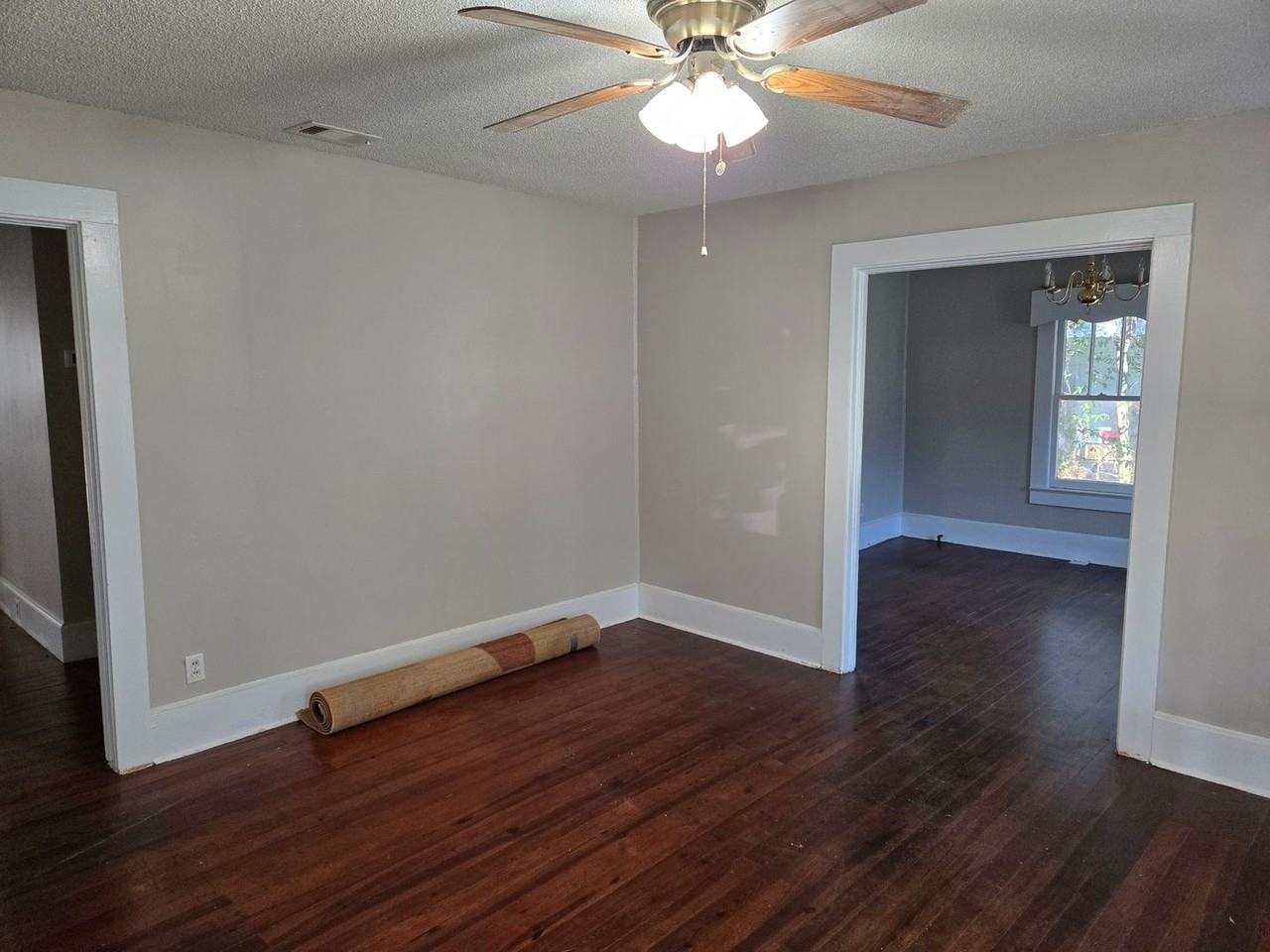 405 S Berrien St - Photo 6 of 16