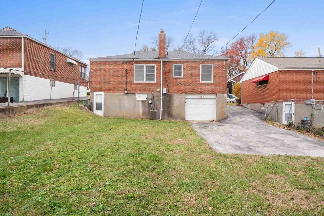 6615 Barken Ave - Photo 2 of 34