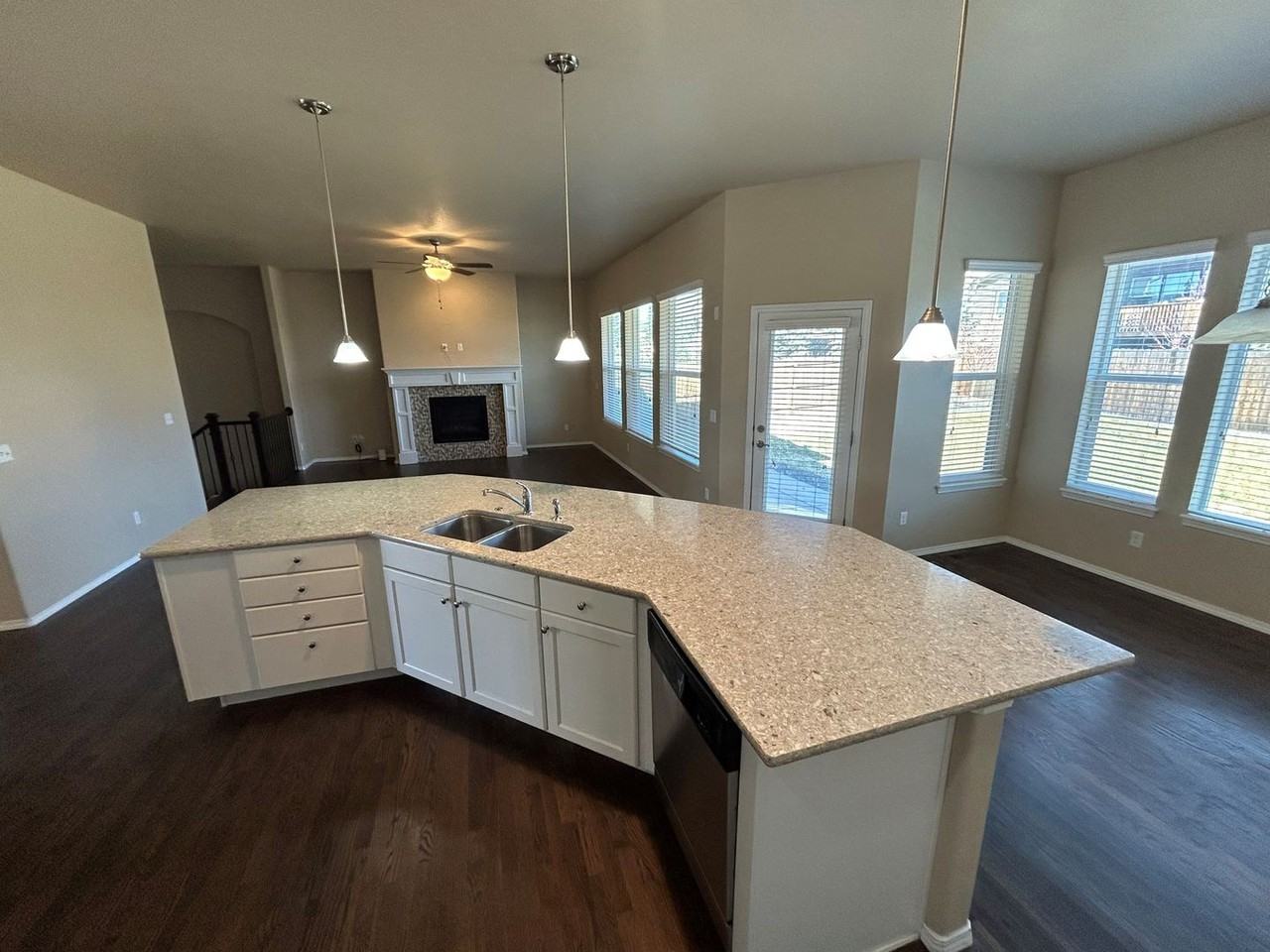 7105 Renegade Ridge Dr - Photo 7 of 31