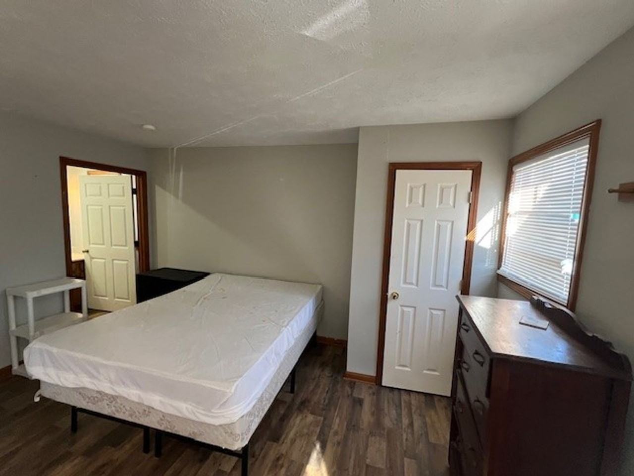 1109 1/2 Shasta Dr - Photo 5 of 7