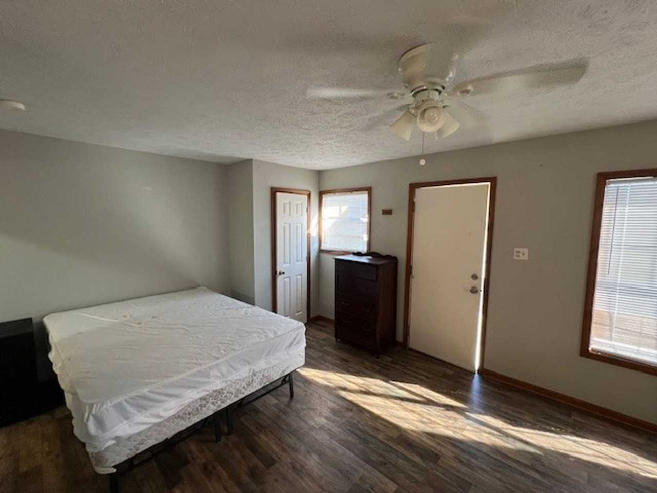 1109 1/2 Shasta Dr - Photo 6 of 7