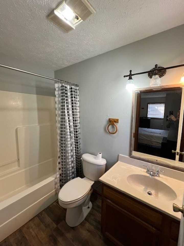 1109 1/2 Shasta Dr - Photo 7 of 7