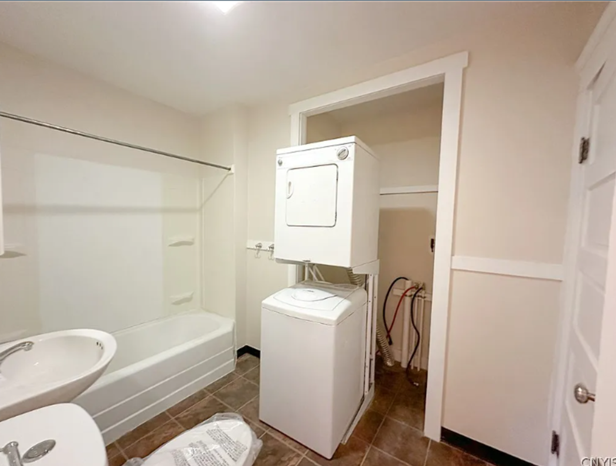 310 Shuart Ave - Photo 5 of 7