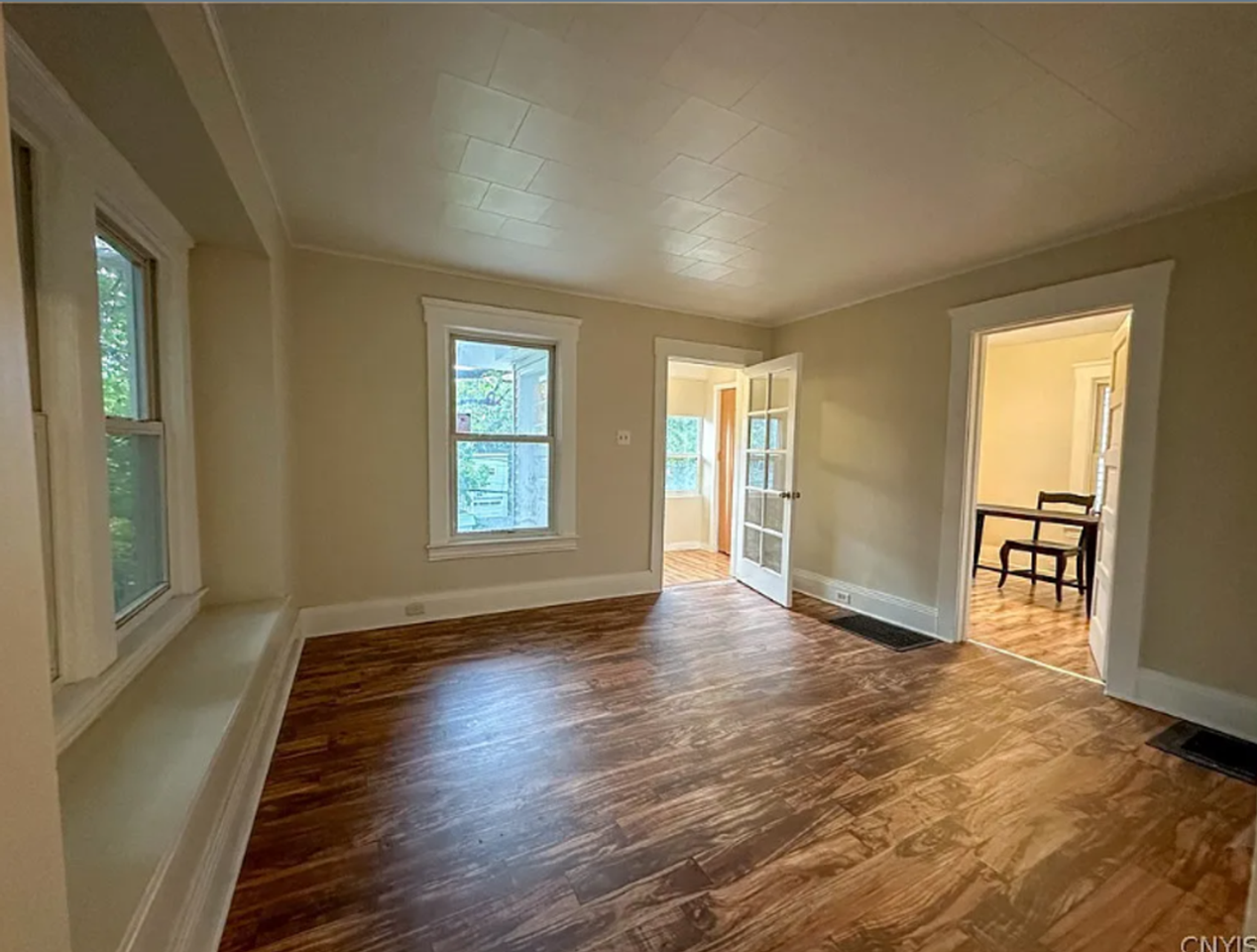 310 Shuart Ave - Photo 6 of 7