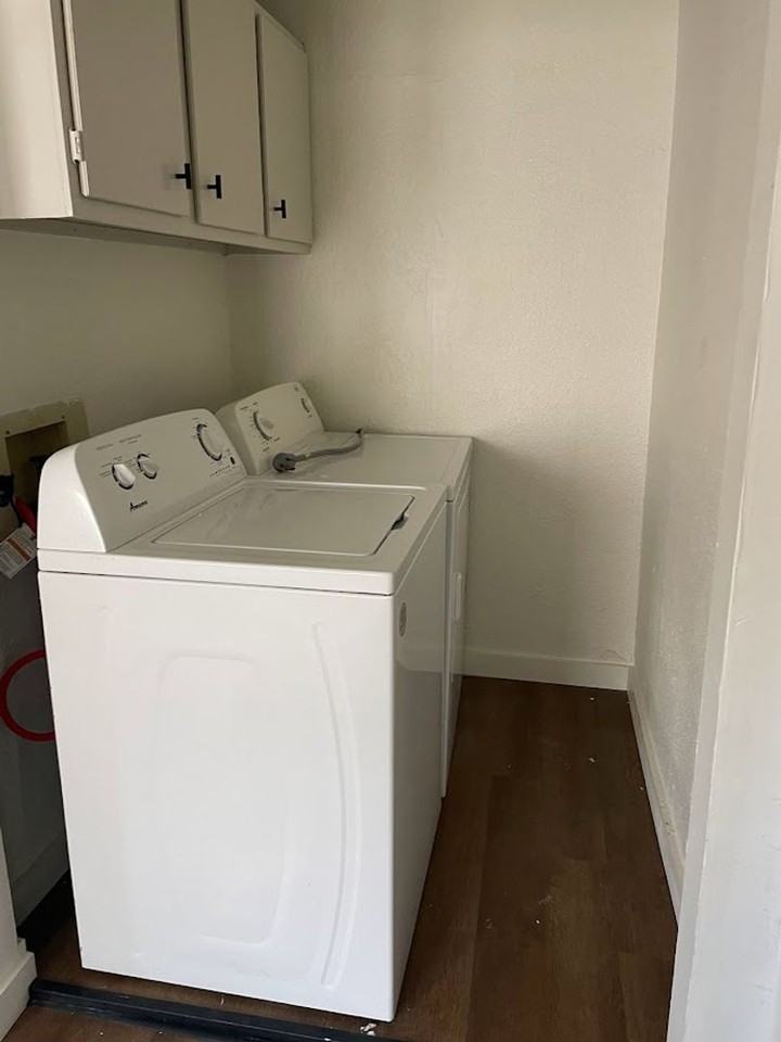 319 E Logan Ave - Photo 3 of 9