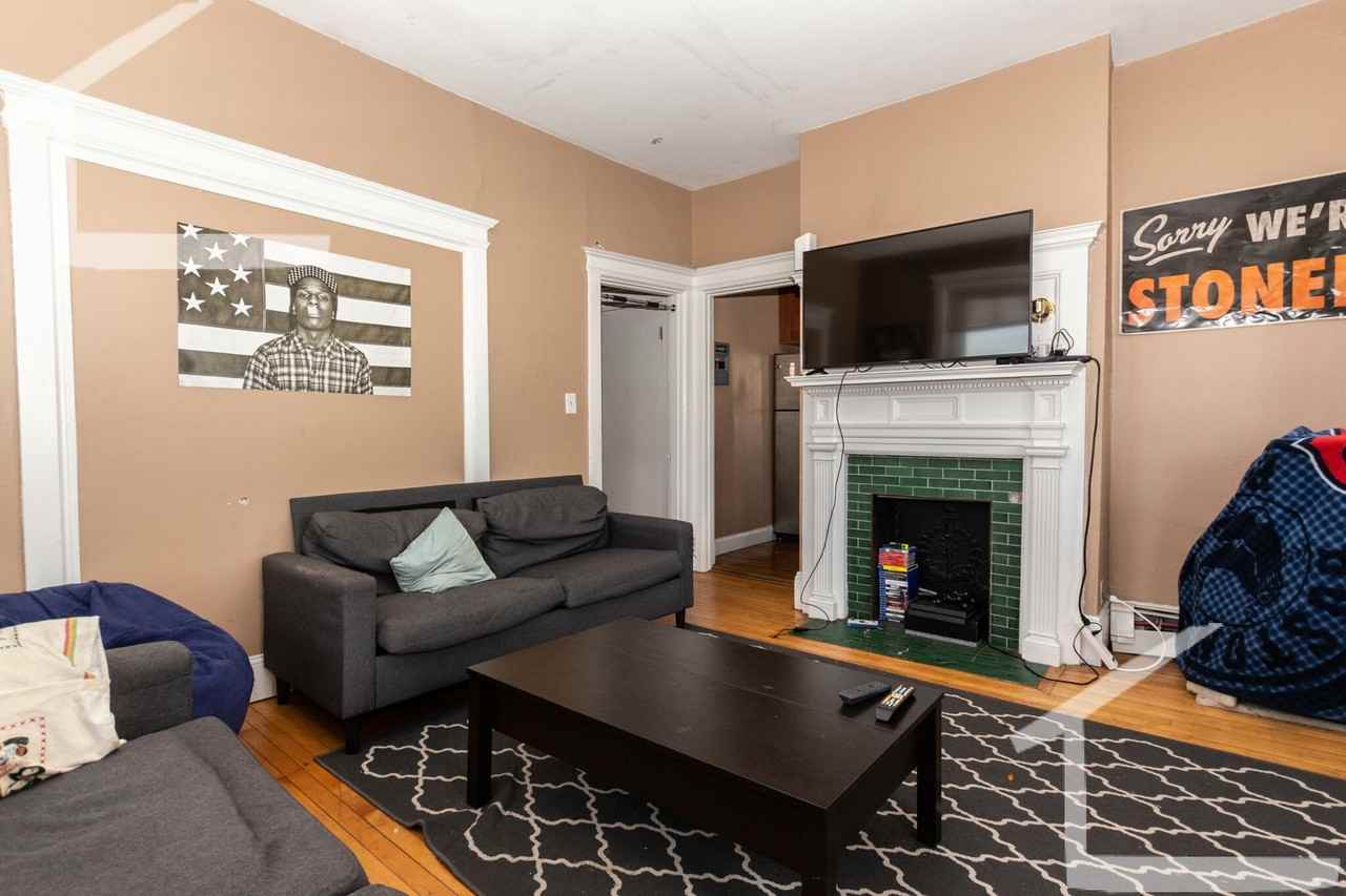 194 Harvard Avenue - Photo 3 of 7