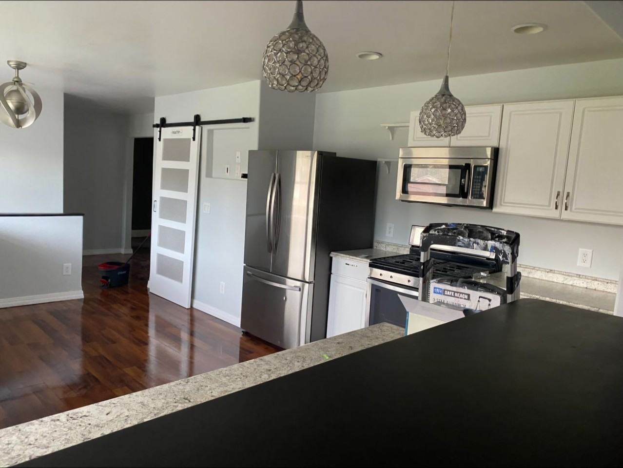 208 E Illinois St - Photo 2 of 22