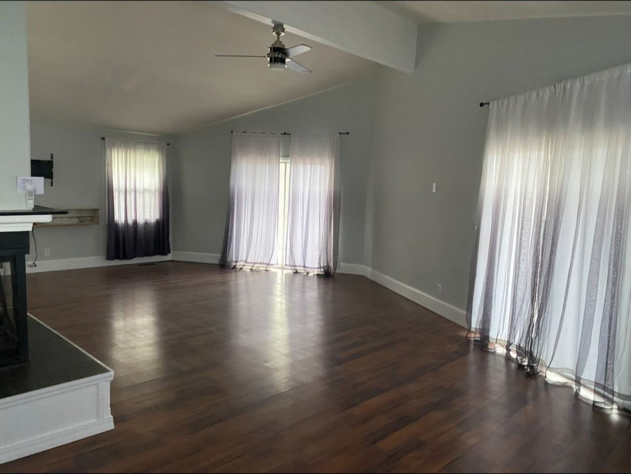 208 E Illinois St - Photo 4 of 22