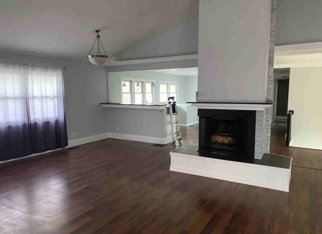208 E Illinois St - Photo 6 of 22