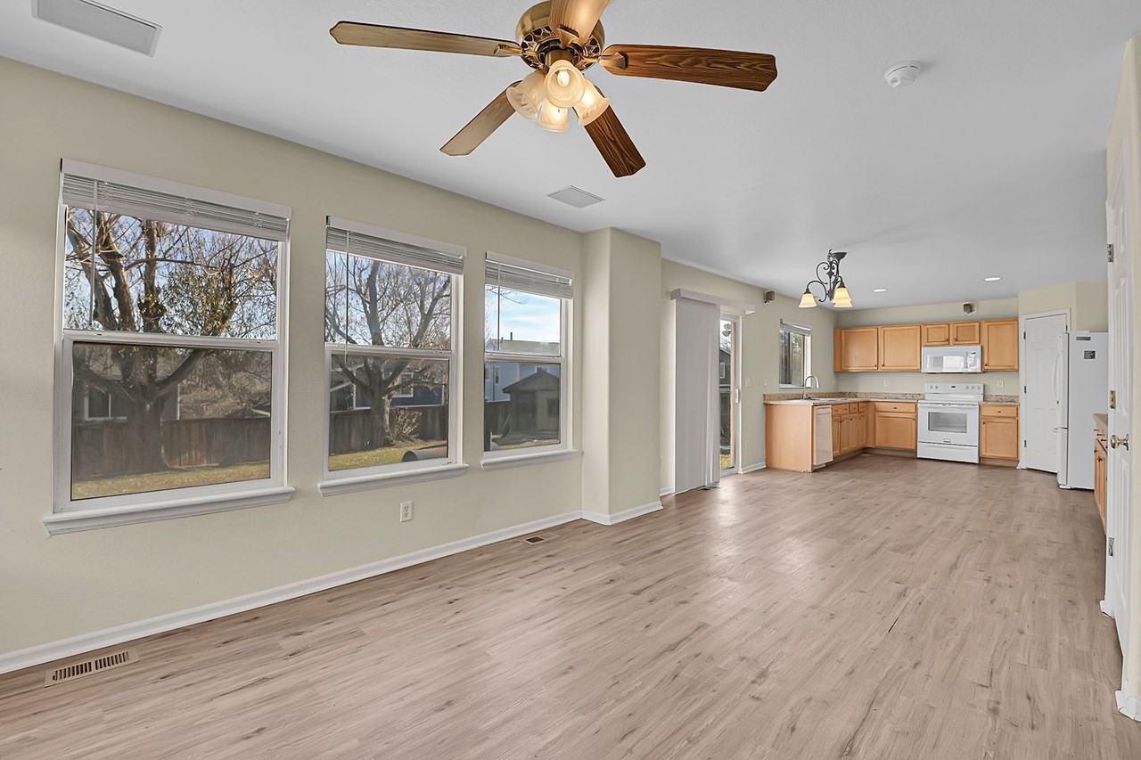 9968 Strathfield Ln - Photo 7 of 31