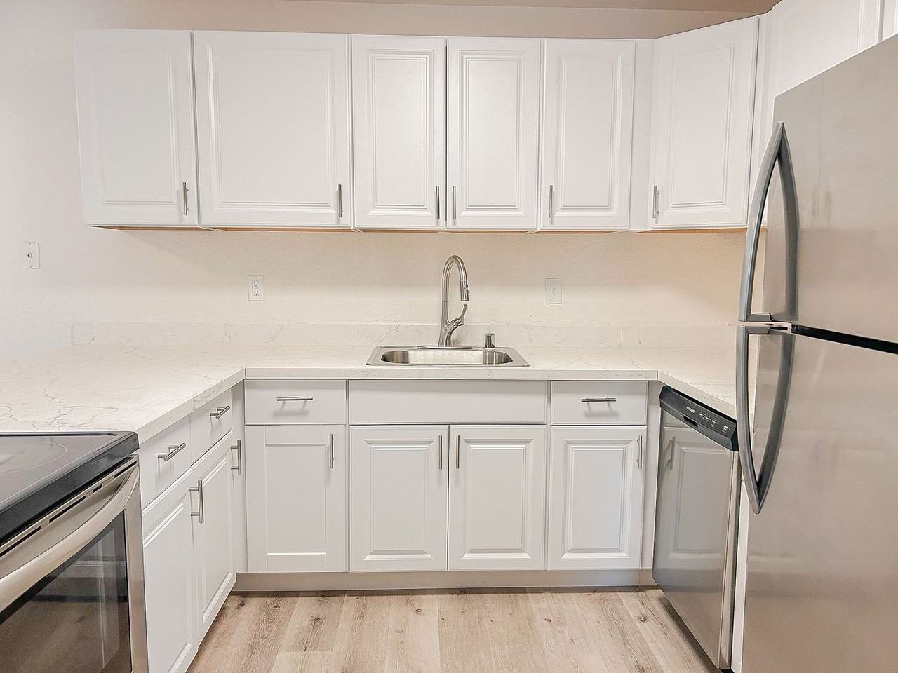 Village Point Apartments - Photo 6 of 17