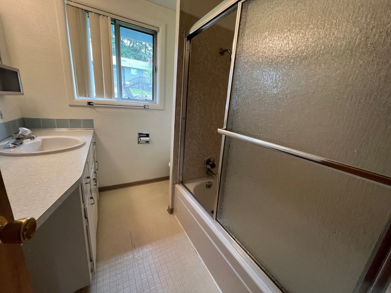 2710 Jefferson St - Photo 4 of 9