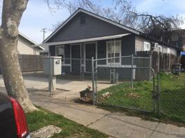 featured image of 2394 Oakmont St