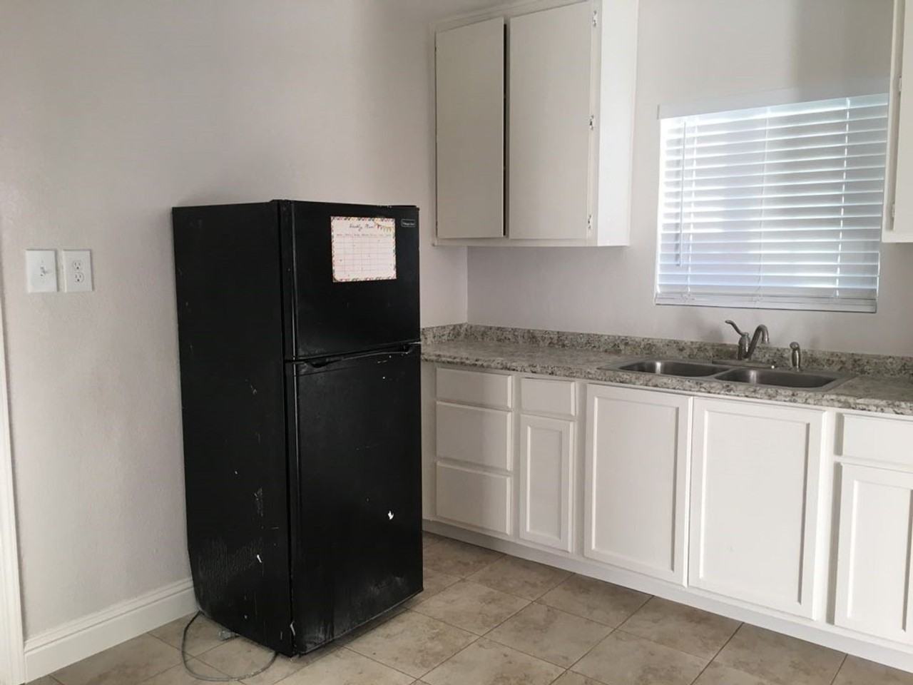 2394 Oakmont St - Photo 4 of 7