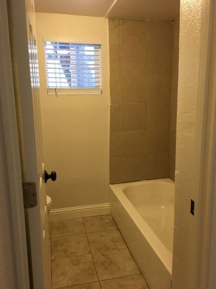 2394 Oakmont St - Photo 6 of 7