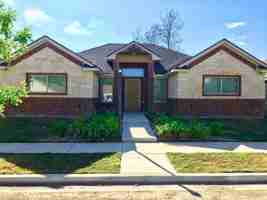 featured image of 216 Church Ave