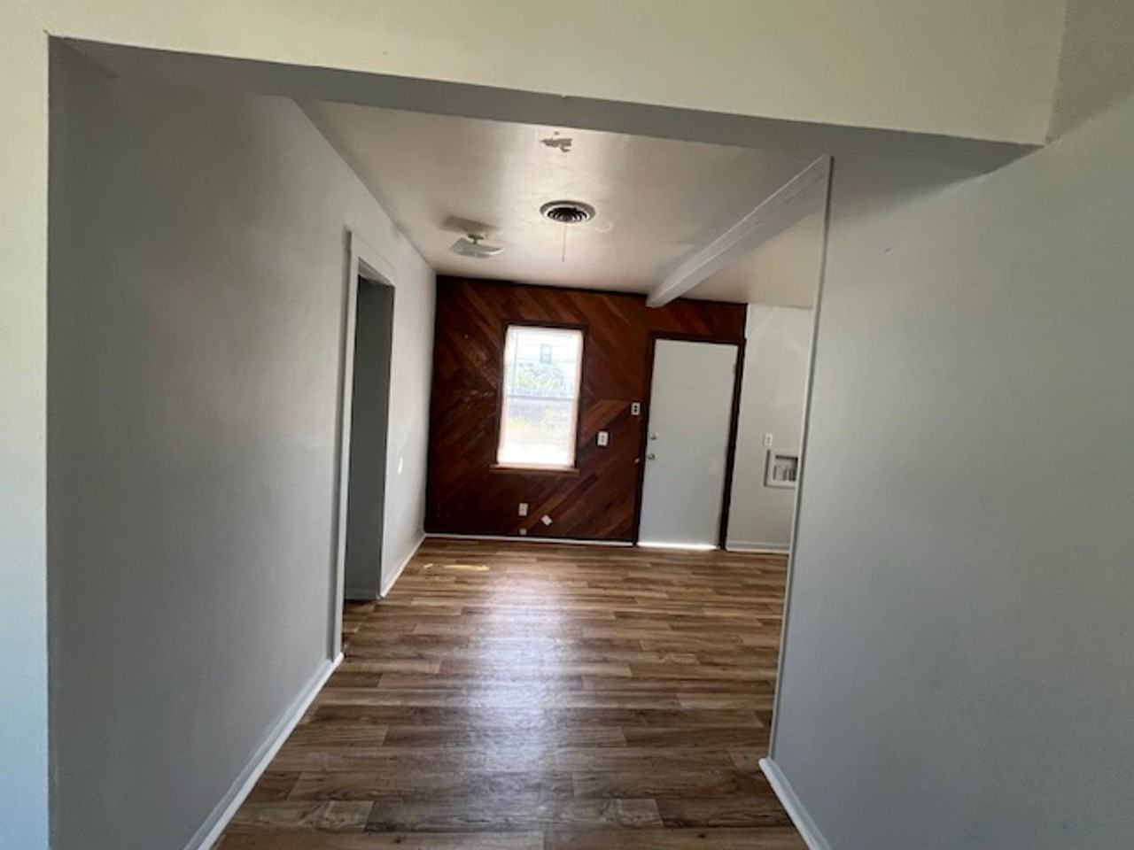 1741 Jameson St - Photo 3 of 11