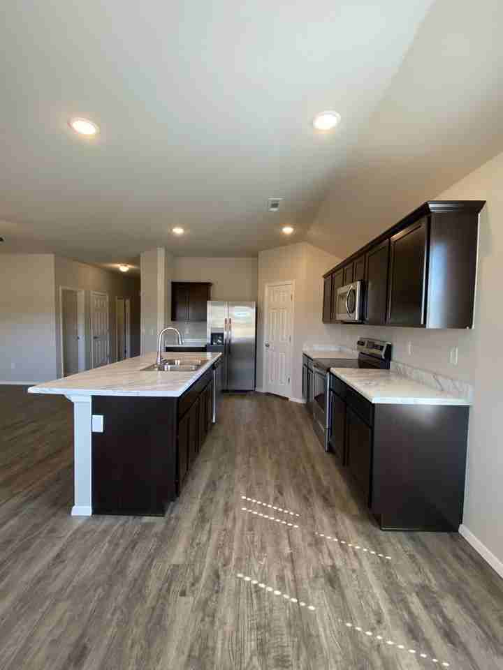 8104 Dogwood Dr - Photo 6 of 25