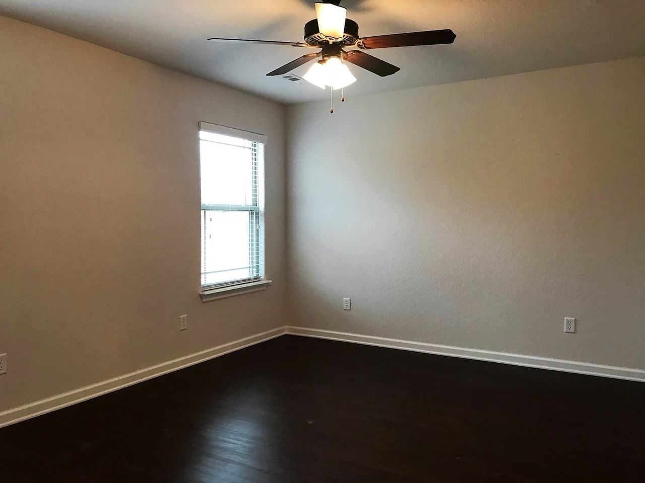 1302 Eagle Ct - Photo 7 of 18