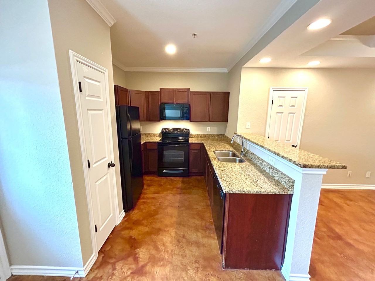 6404 Attucks Ln - Photo 5 of 22