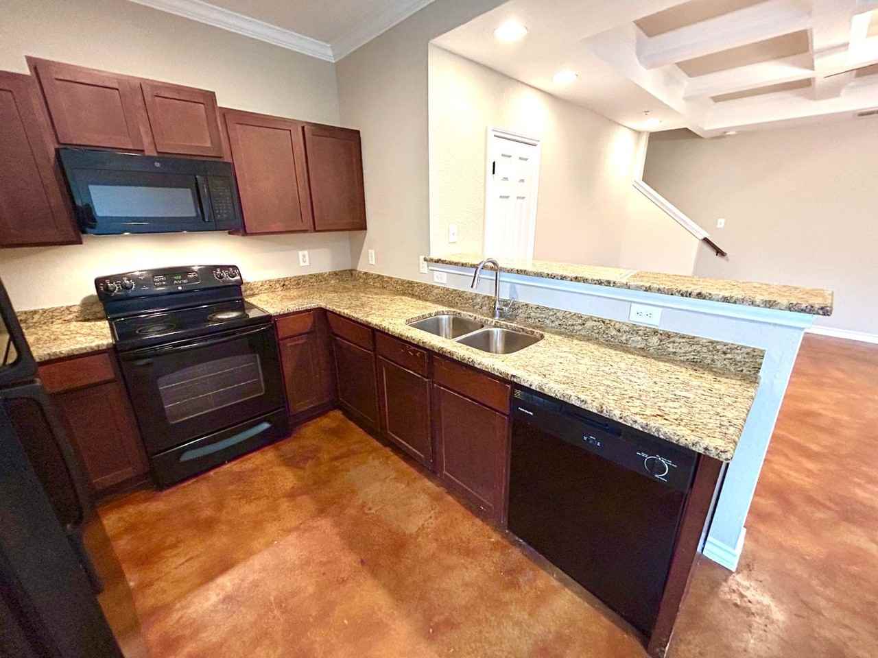 6404 Attucks Ln - Photo 6 of 22