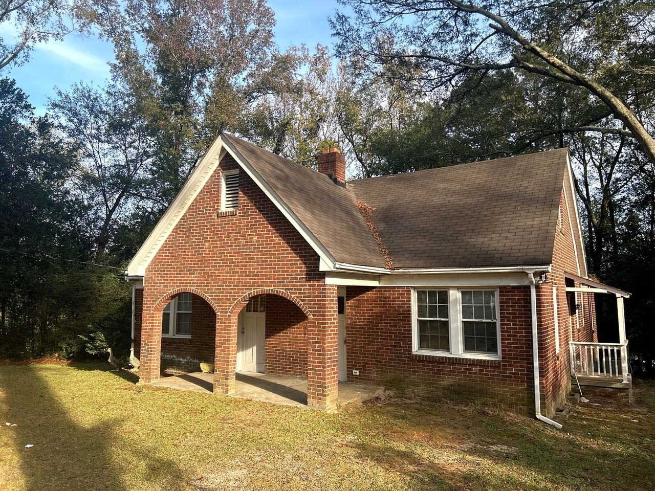 1518 Noble Ave - Photo 2 of 26