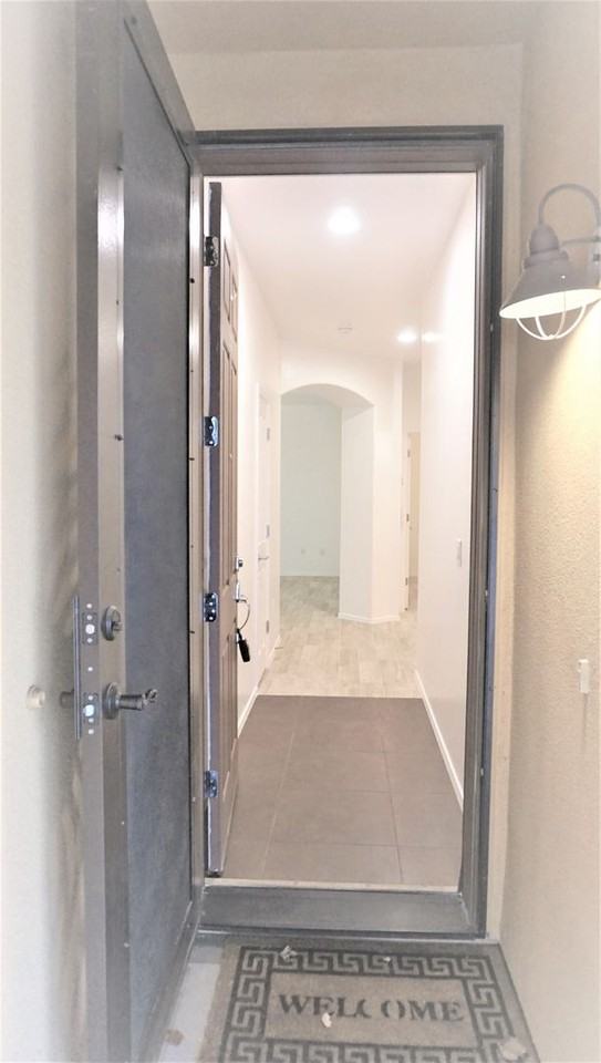 1276 Preston St - Photo 5 of 50