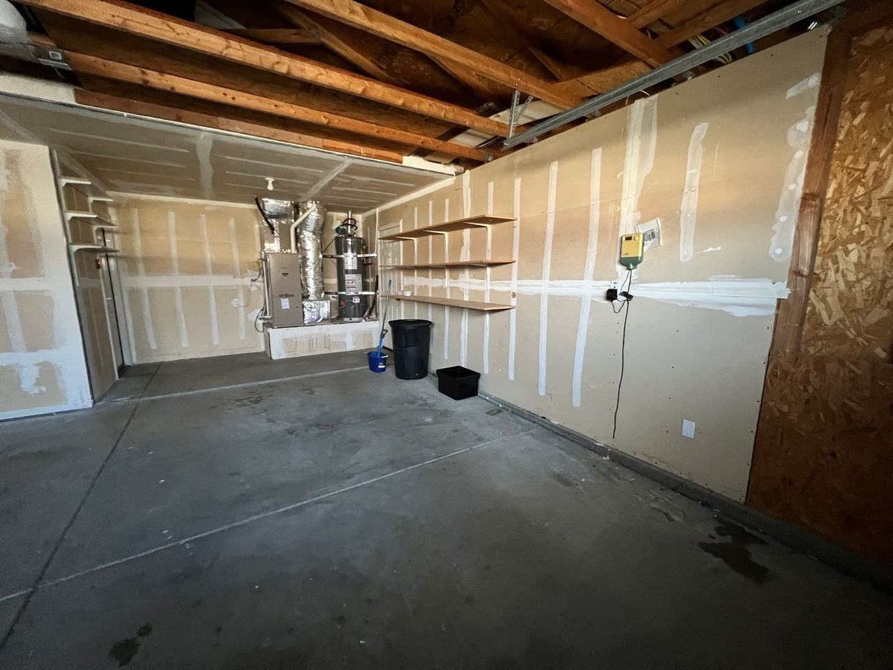 412 Apple Way - Photo 3 of 38