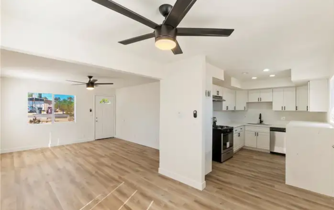 5555 Mariposa Ave - Photo 3 of 14