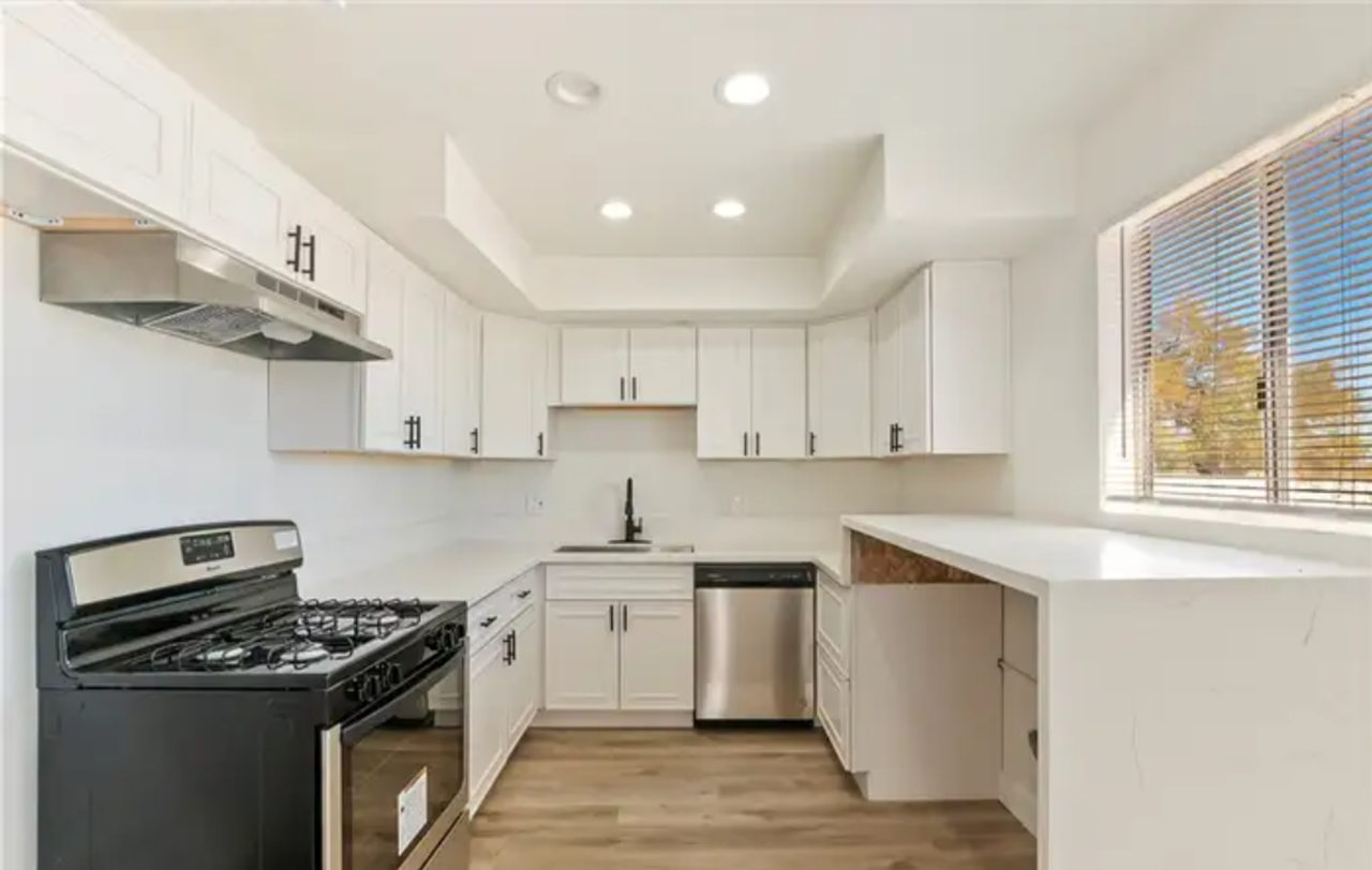 5555 Mariposa Ave - Photo 4 of 14