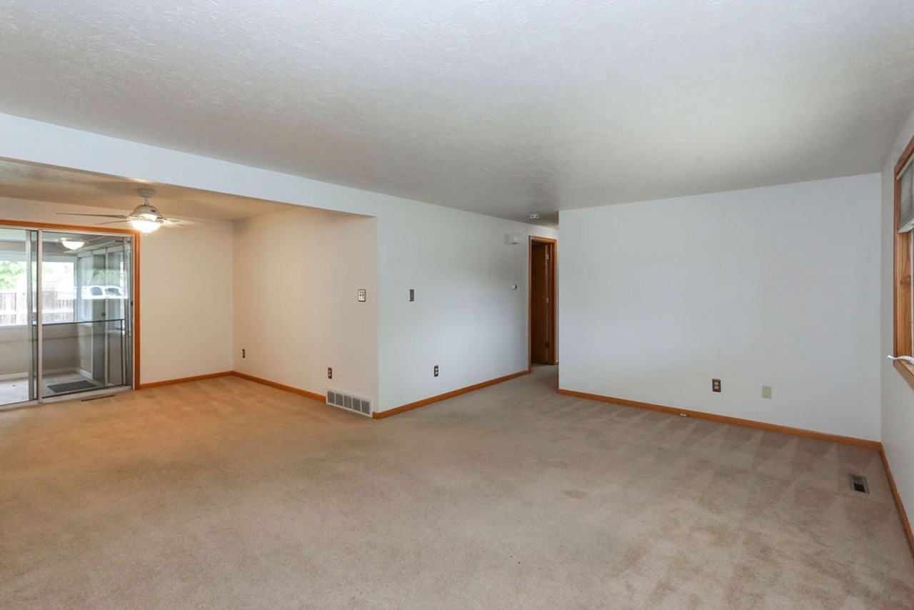 2354 Nyssa Dr - Photo 5 of 37