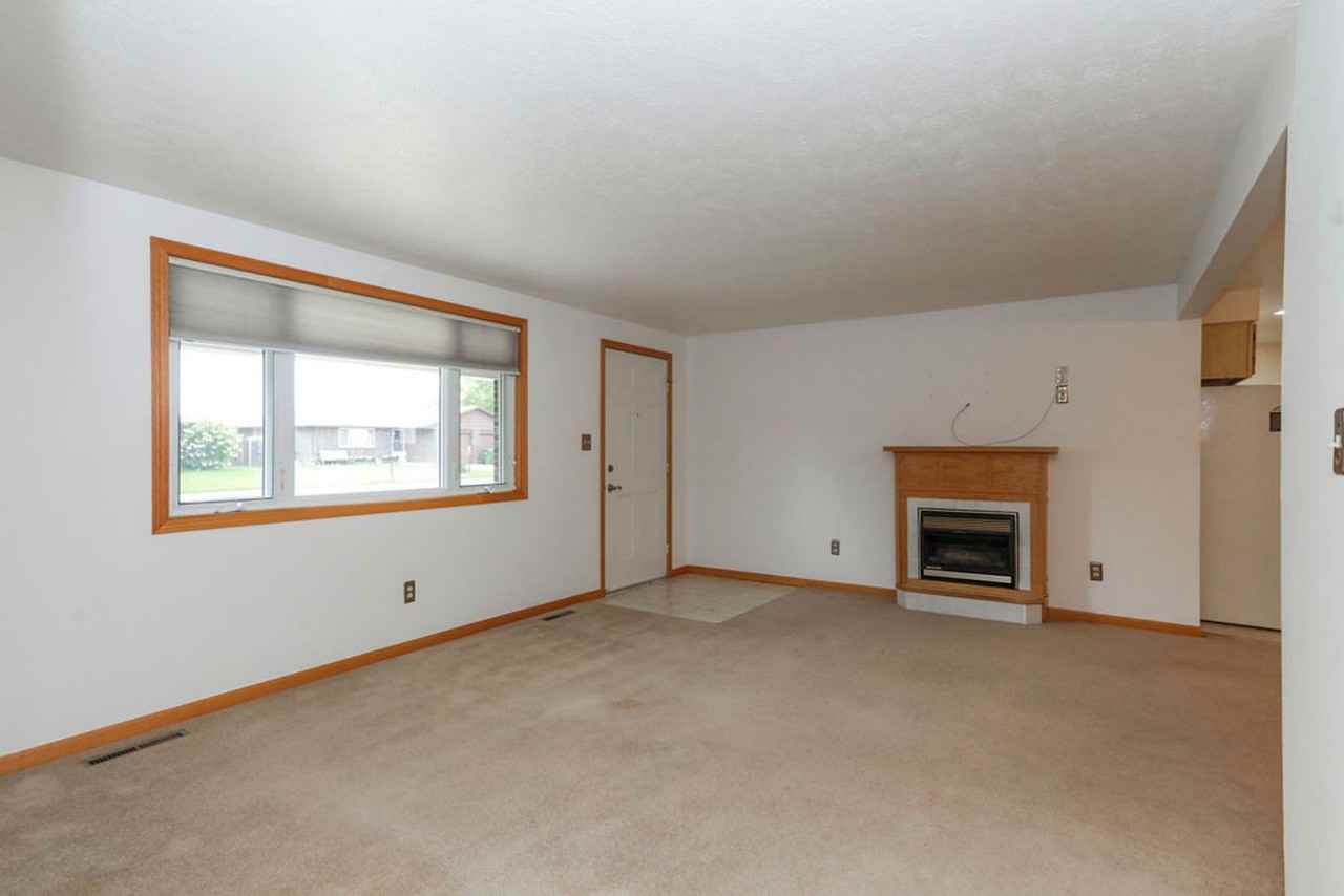 2354 Nyssa Dr - Photo 6 of 37