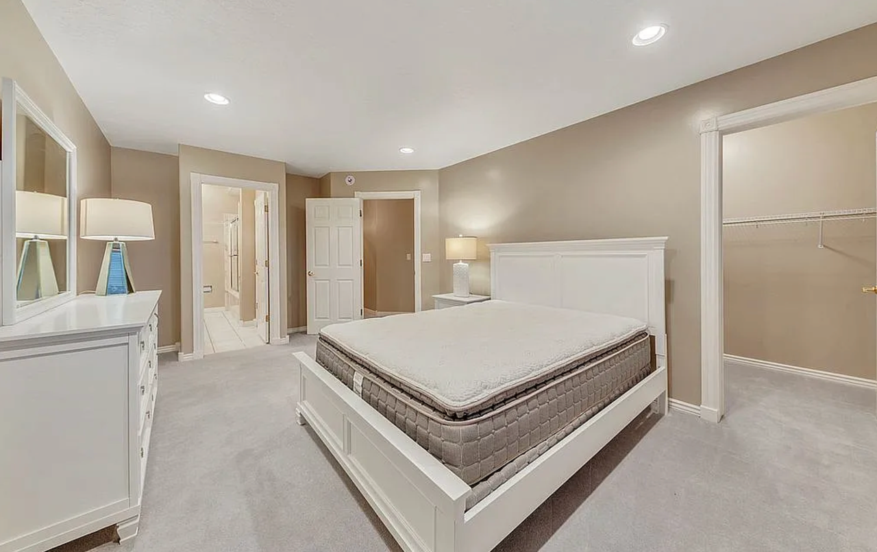 825 N Eastcapitol Blvd - Photo 5 of 13