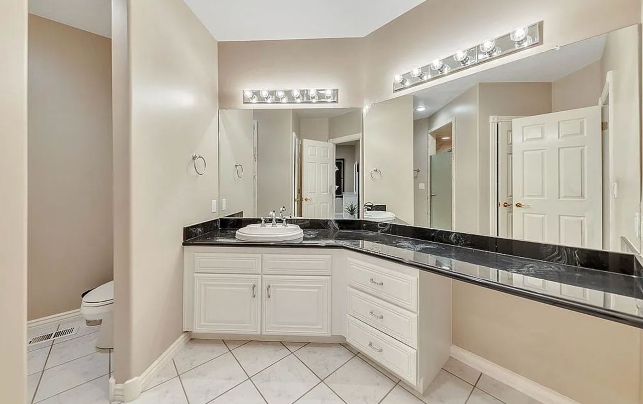 825 N Eastcapitol Blvd - Photo 7 of 13