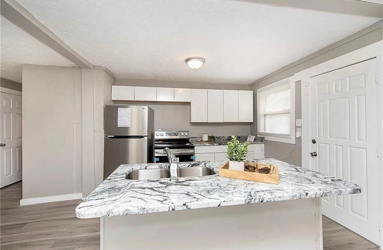 241 S Temple Ave - Photo 5 of 16