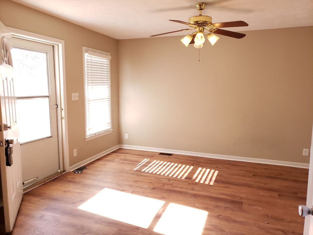 935 Princeton Drive - Photo 2 of 19