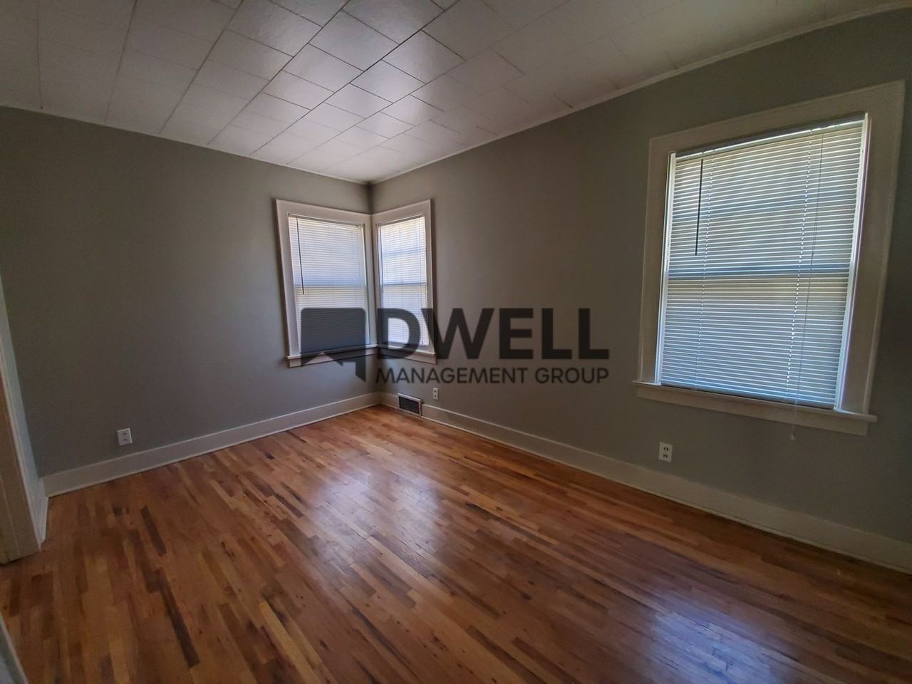 710 5th St Sw - Photo 2 of 10